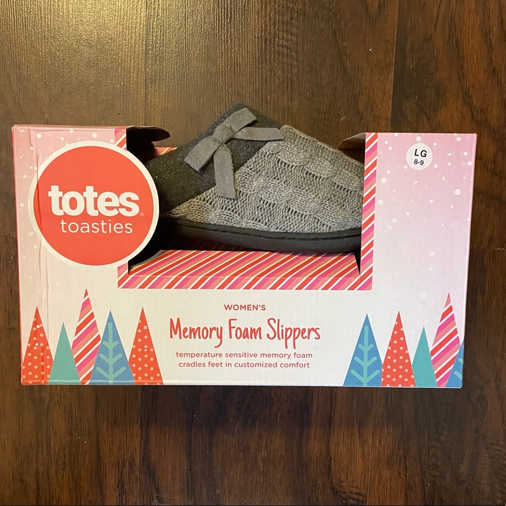DONATING 12/31 - Totes - Memory Foam Slippers